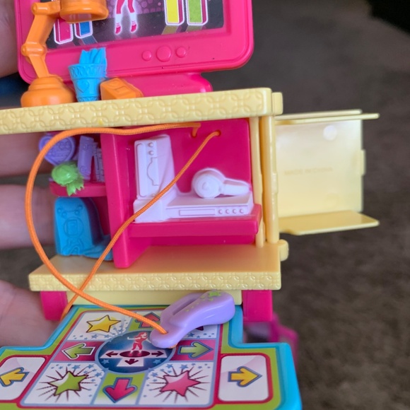 Fisher Price Loving Family Dollhouse Accessories Gaming System Slumber Party Lot - Picture 4 of 9